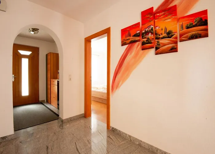 In Reith Near Slopes Nyaraló *